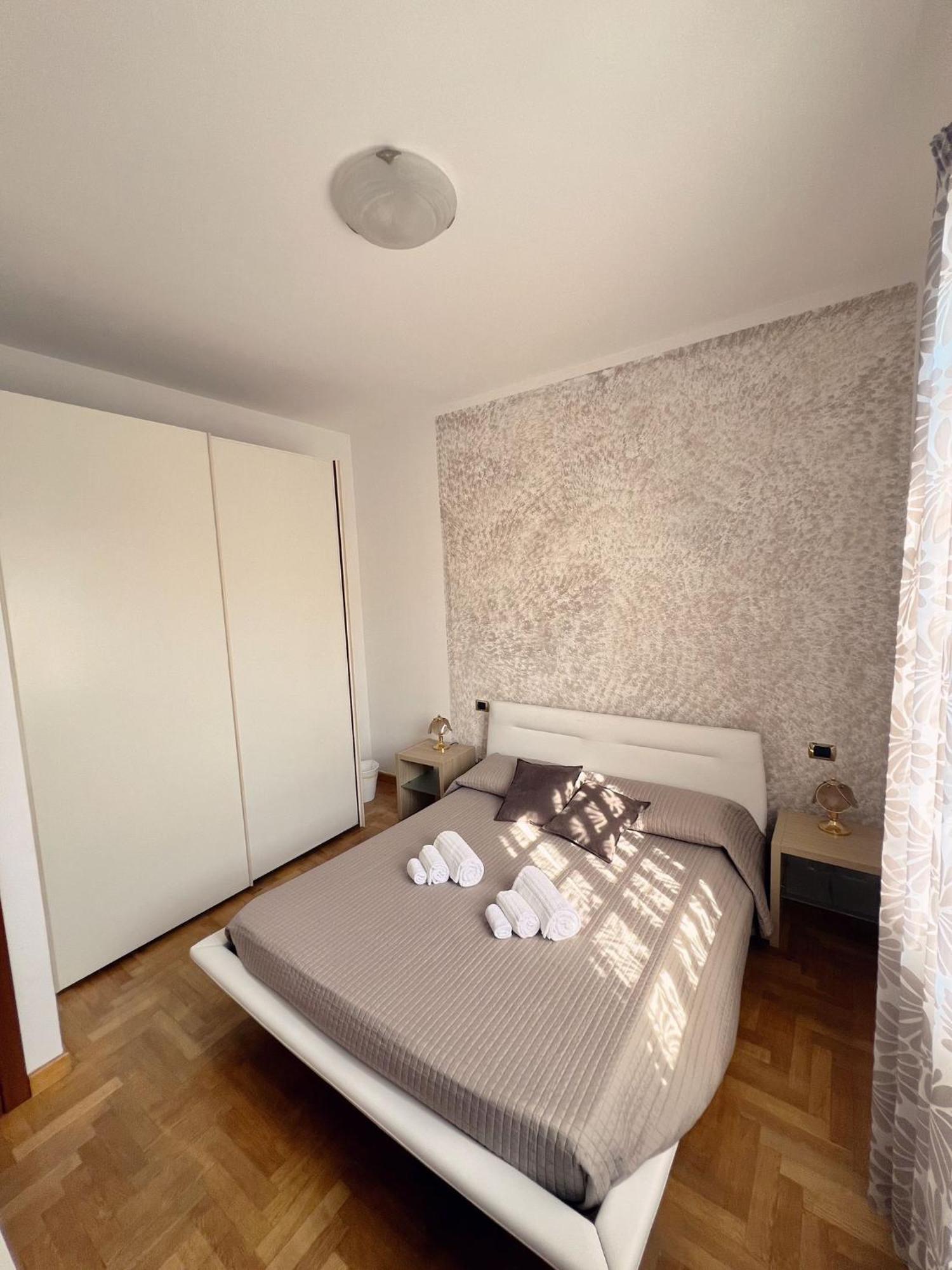 Prima Luce Hotel Пескиера дел Гарда Екстериор снимка